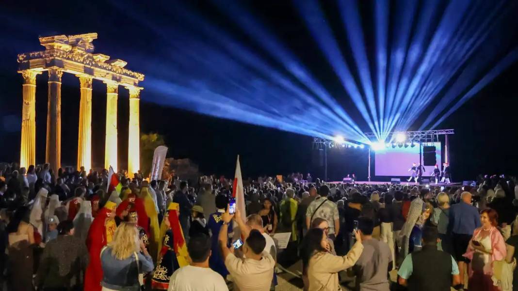 Manavgat Halk Dansları Festivali Side’yi Renklendirdi! 3